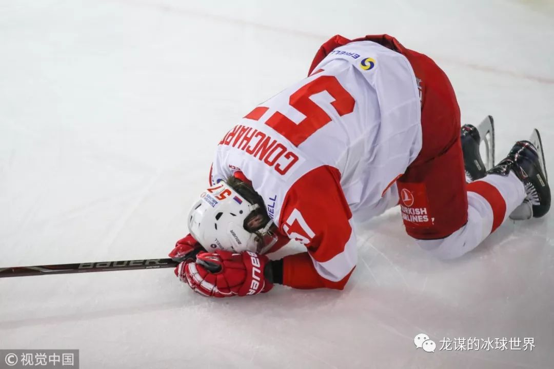 连胜势头难挡！橄榄球豪取十连胜