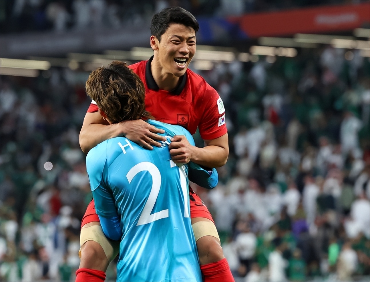 爱游戏官方入口-惊天逆转！游泳战队挺进四强