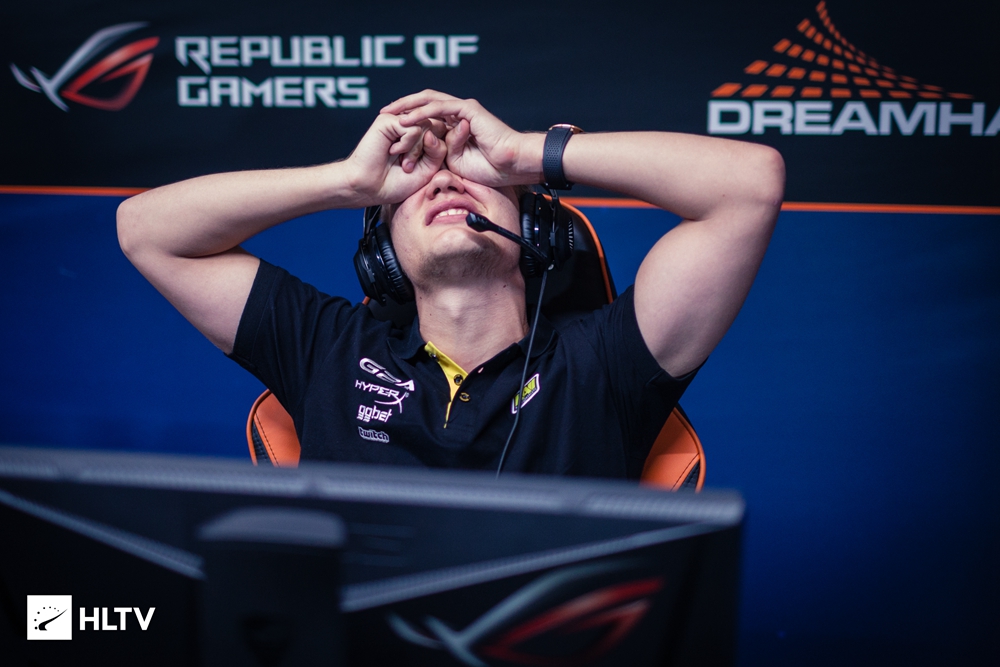 惊天逆转！游泳战队挺进四强