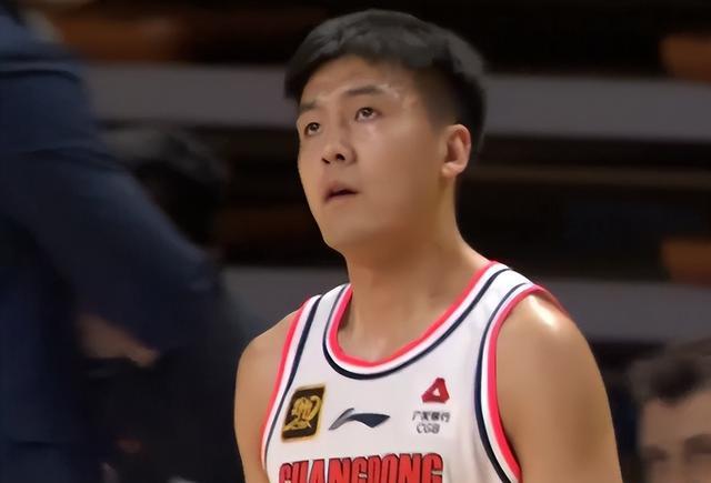 江苏队绝杀上海队,郭艾伦状态火热 江苏队绝杀上海队,郭艾伦状态火热