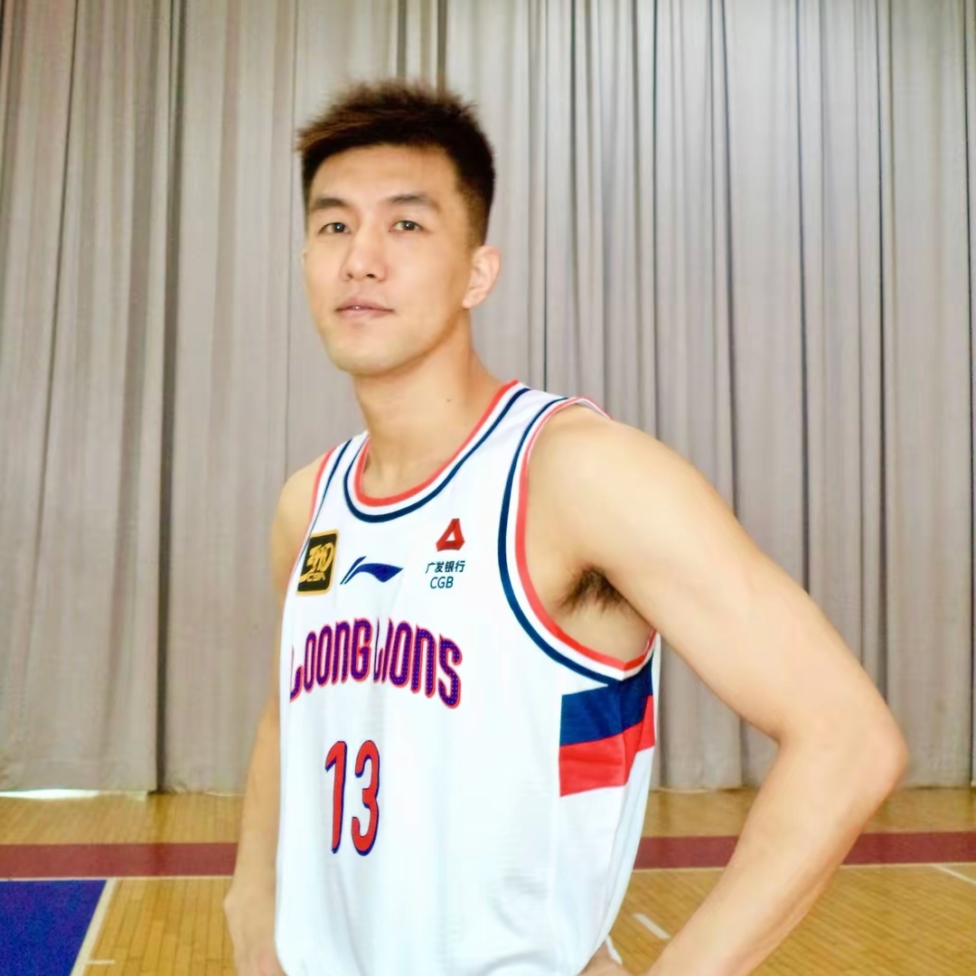 江苏队绝杀上海队,郭艾伦状态火热 江苏队绝杀上海队,郭艾伦状态火热