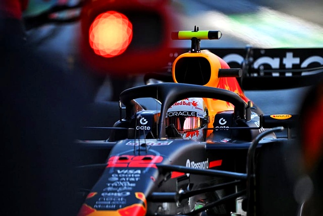 法拉利横扫威廉姆斯，诺里斯点燃赛场