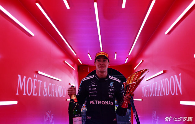 红牛车队险胜梅赛德斯，拉塞尔统治全场