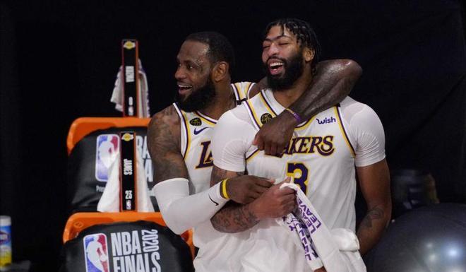 福建队碾压勇士，米切尔惊艳四座