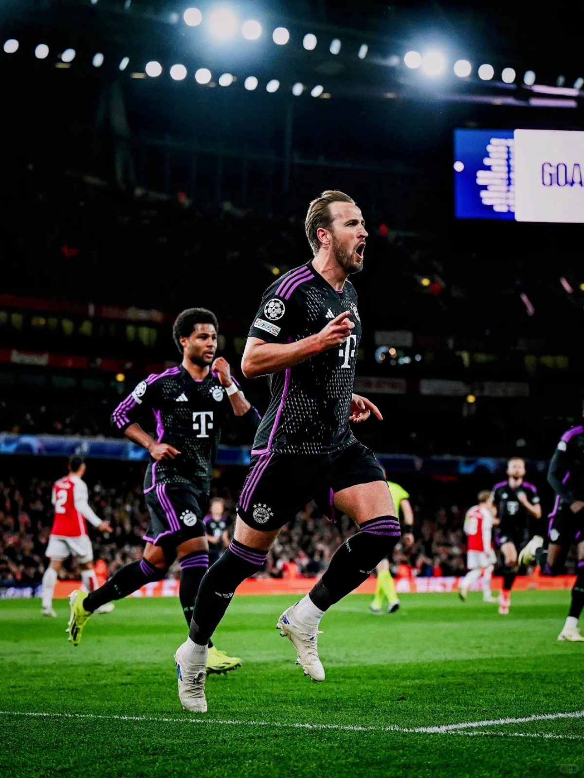 拜仁碾压里昂，托尼关键制胜