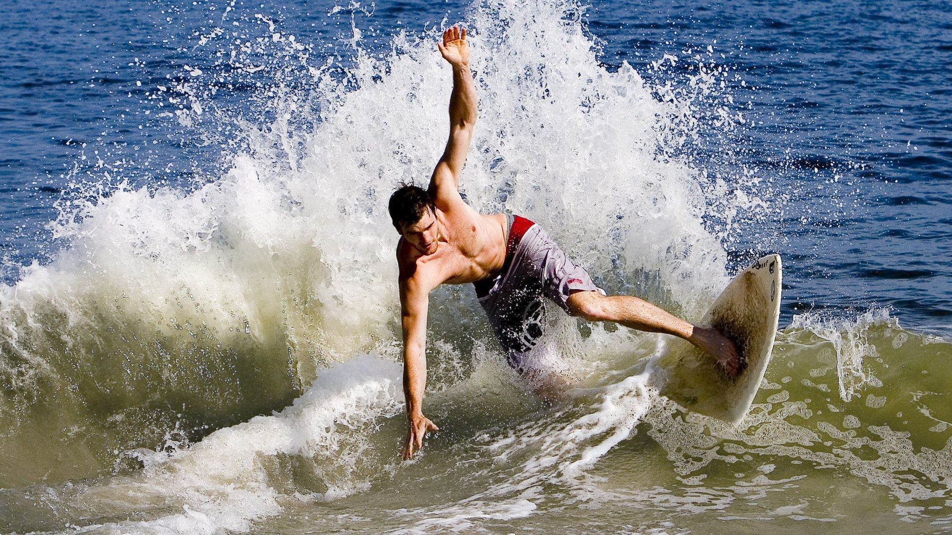 东方巨人降临总决赛，周琦只手逆转太阳灰熊之战