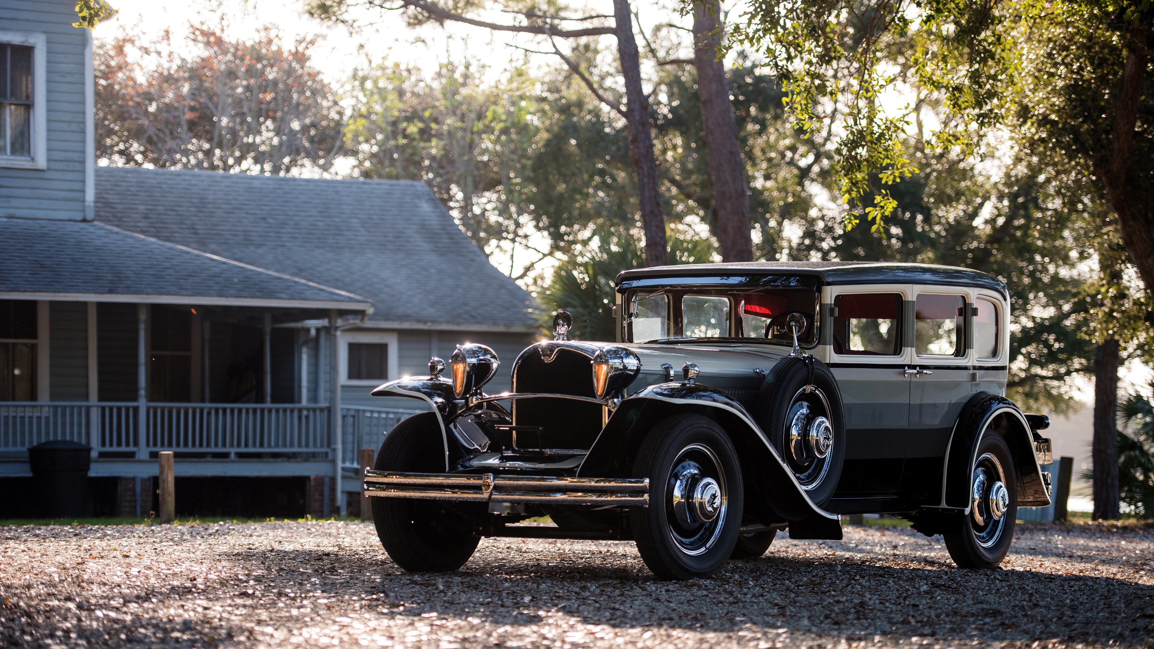 昨夜，两条平行线交叉，拉斯维加斯街道极限与洛杉矶的传统荣耀