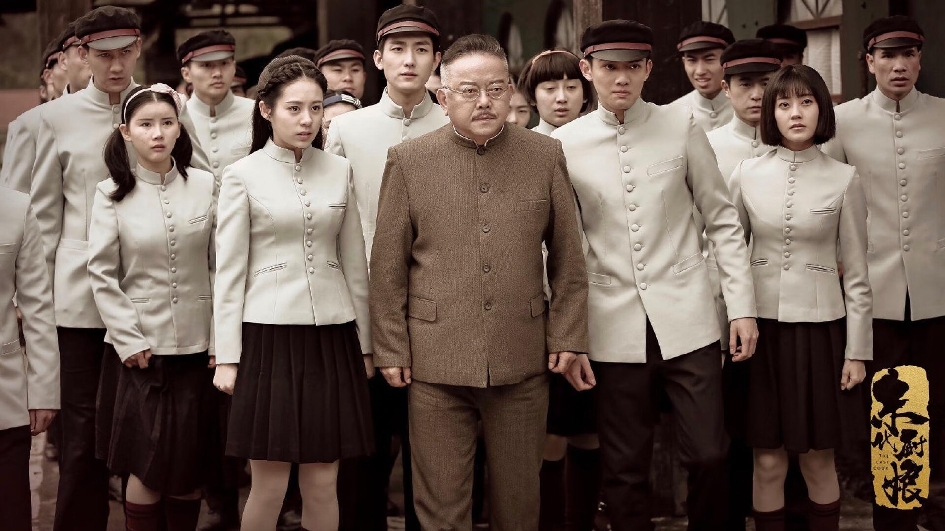 因戈尔施塔特之夜，莱万一人撕裂钢铁防线，厄瓜多尔险胜罗马尼亚书写D组死亡宣言