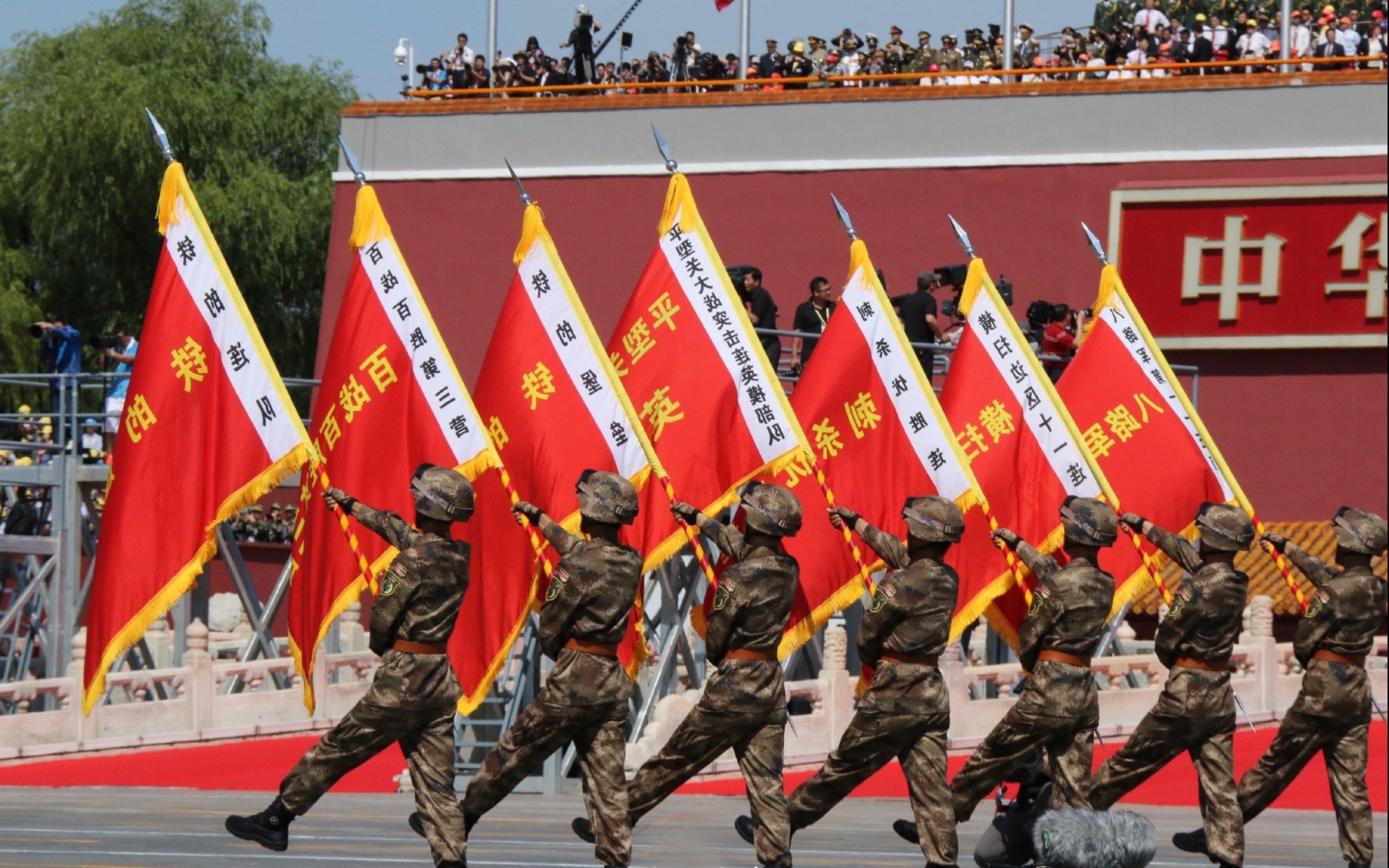 卢卡·迪亚斯的闪焰与波兰的铁幕,2026年B组,一场关于不可复制的史诗